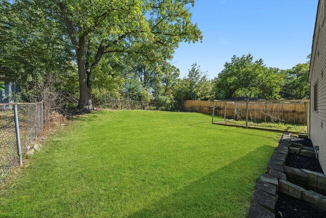 Building Photo - 1515 Highland Ave