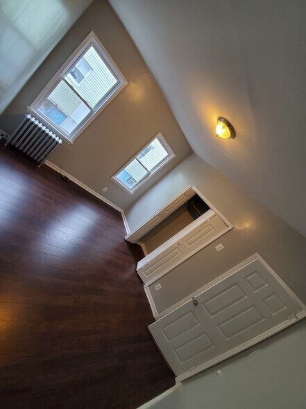 Building Photo - 124 E 32nd St