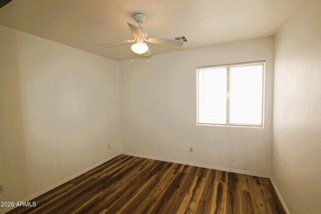 Building Photo - 25735 W Elwood St