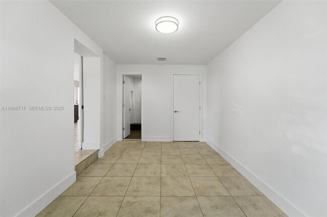 Building Photo - 570 NW 49th St