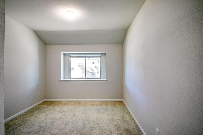 Building Photo - 2425 Choctaw Pl