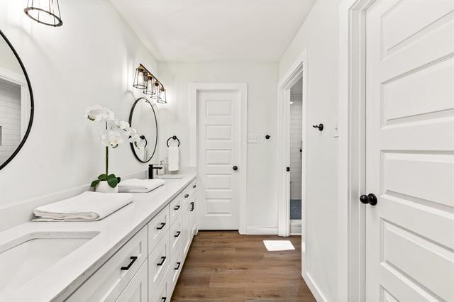 Building Photo - 2205 Timberwood