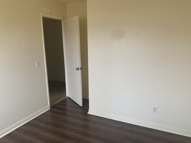 Building Photo - "Charming 3-Bed Oasis in Desert Hot Springs with Granite Touch & Cozy Fireplace!"