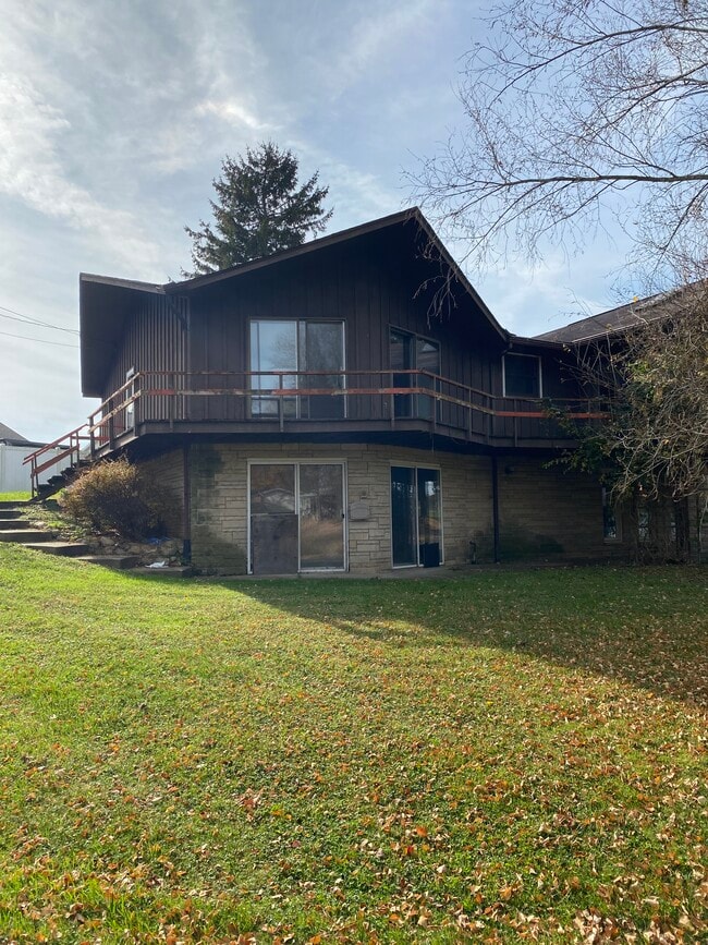 Primary Photo - 1700 Manchester Ave NW