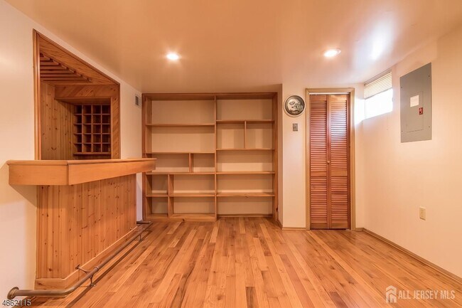 Building Photo - 86 Bayberry Dr