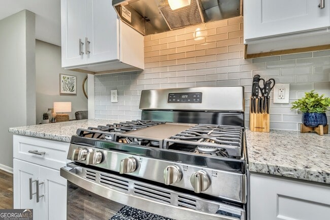 Building Photo - 4589 Ryan Rd