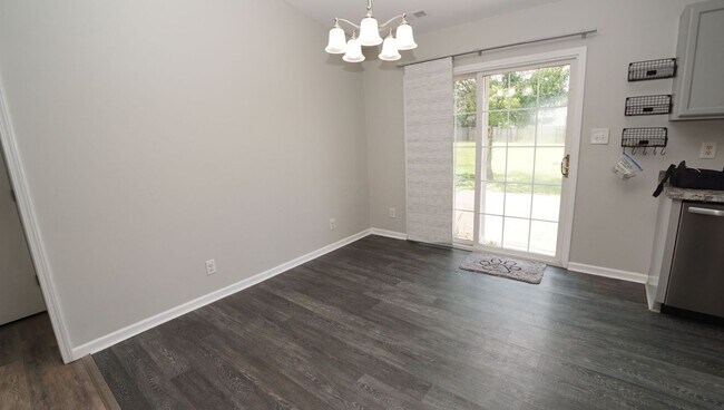 Building Photo - 301 Scranton Ct