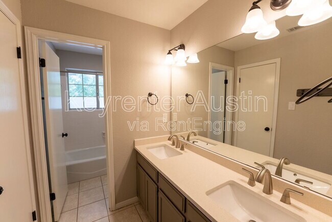 Building Photo - 7403 Rockberry Cove