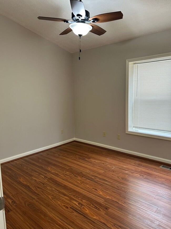 Building Photo - 1623 Lionheart Ln