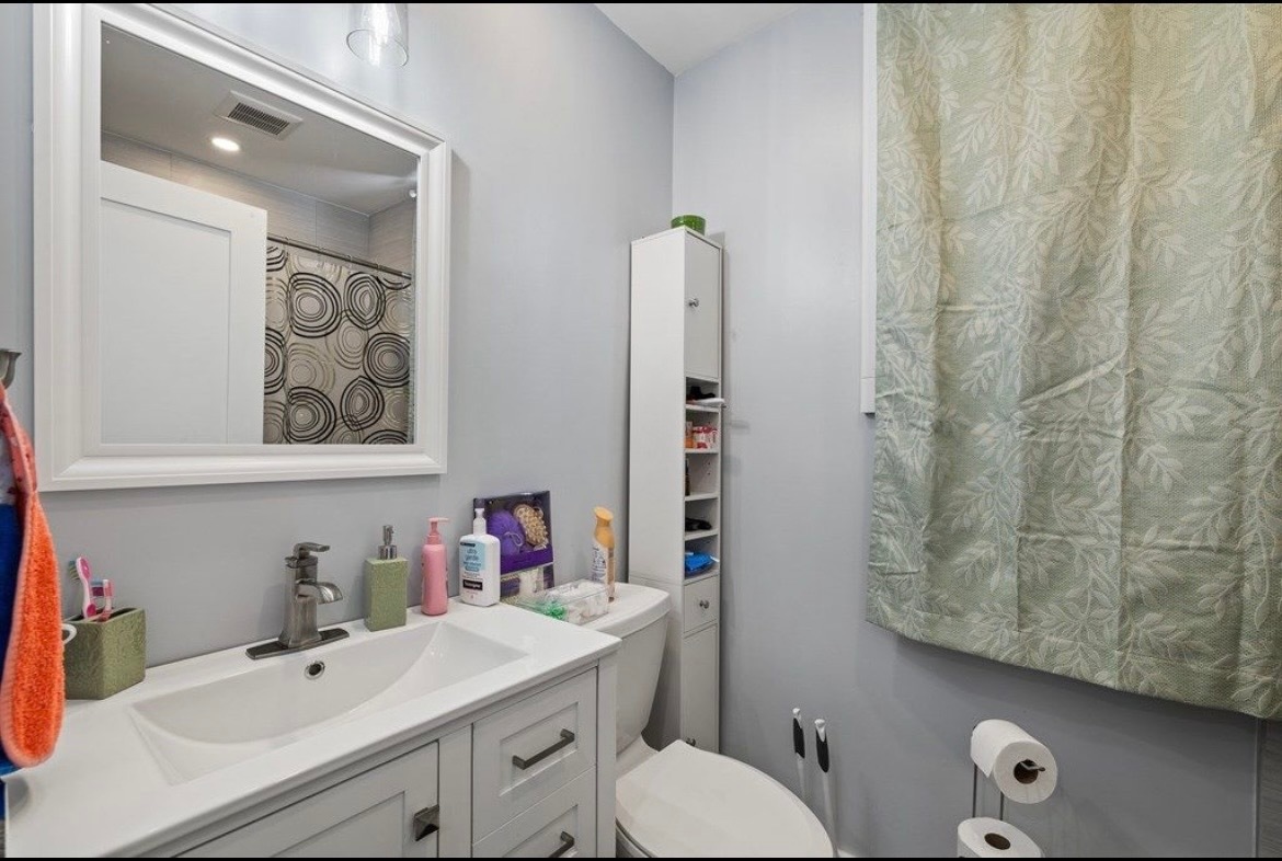 Building Photo - 469 Cleveland Ave