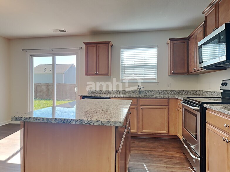 Building Photo - 7132 Lawgiver Cir