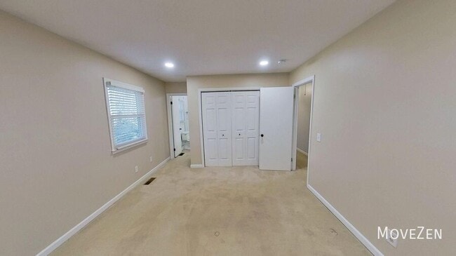 Building Photo - 6017 Whittier Dr