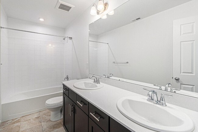 Building Photo - 221 Jackson Dr