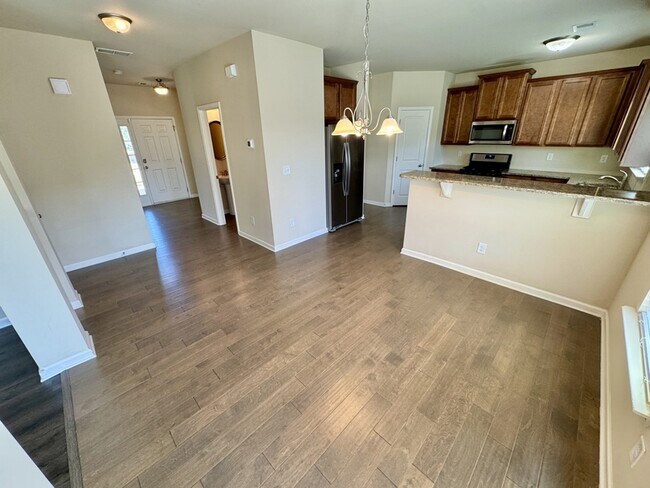 Building Photo - 130 Sparkling Spring Trail