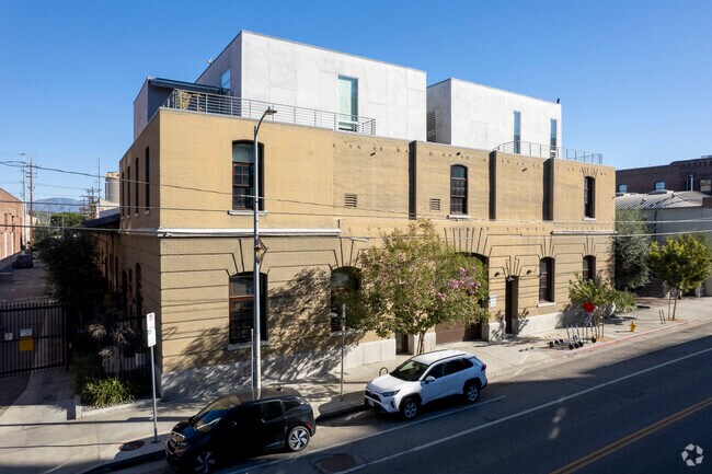 940 E 2nd St - Barn Loft Residential Condos