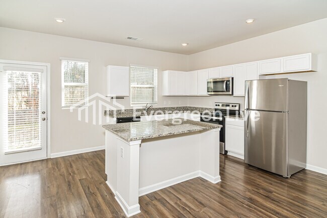 Building Photo - 930 Hamilton Cross Dr