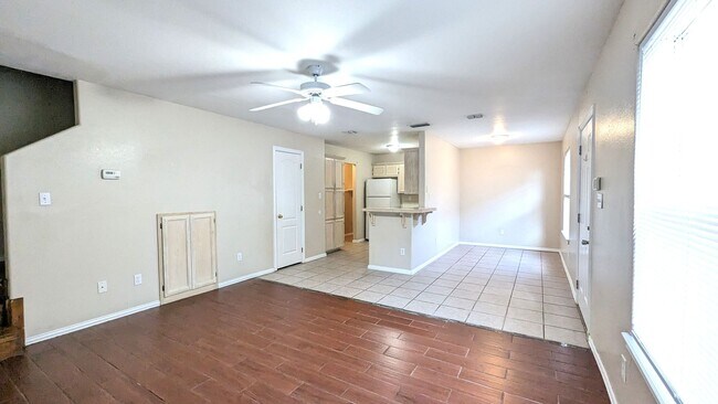 Building Photo - 741 Sonesta Dr