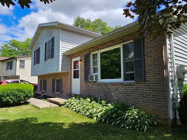 Building Photo - 100 Kuhns Ln