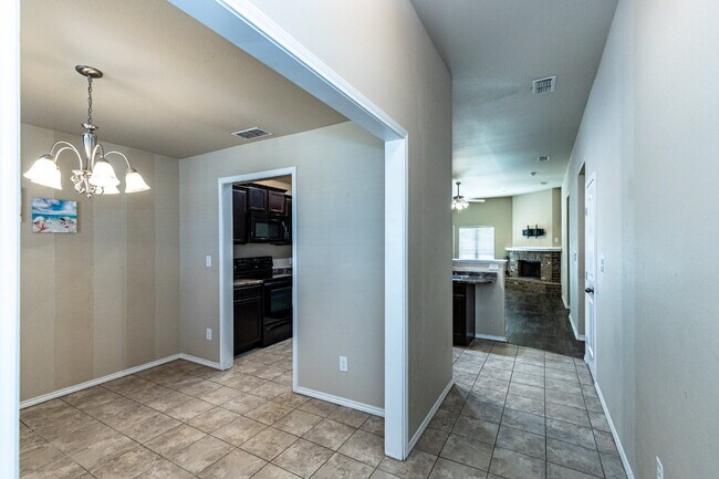 Building Photo - Relax on this front porch!