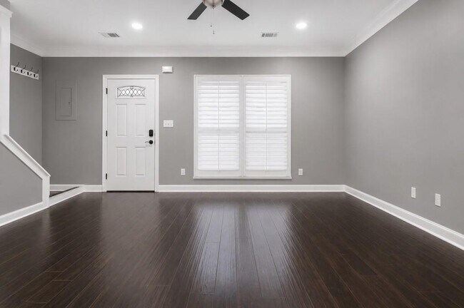 Building Photo - 3539 Mt Vernon Cir