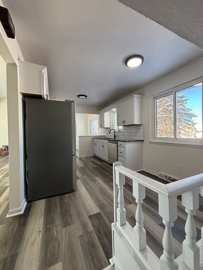 Building Photo - 4 Bed / 2 Bath – Fully Rehabbed Home with 2.5-Car Garage & Large Yard!