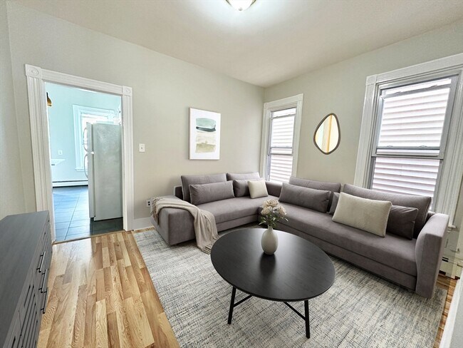 Primary Photo - 466 Sumner St