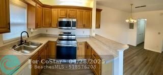 Building Photo - 1440 N Lawnwood Cir