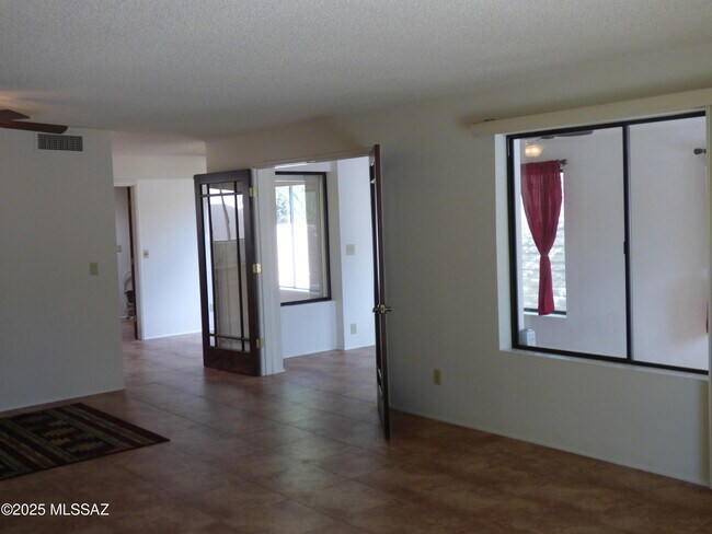 Building Photo - 5110 N Placita Del Lazo
