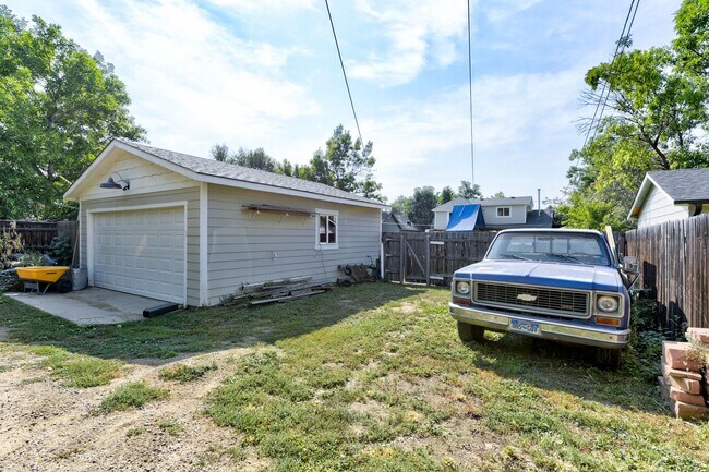 Building Photo - 303 E Chester St