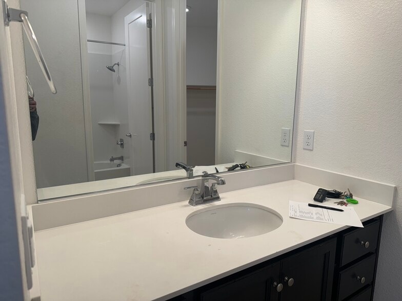 Building Photo - 5776 Sterling St