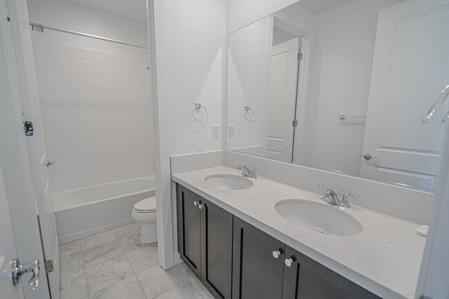 Building Photo - 5-Bedroom Home with Loft in Gated Victoria at Plum Canyon!