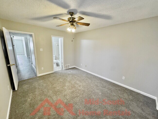 Building Photo - 5528 Ginners Dr