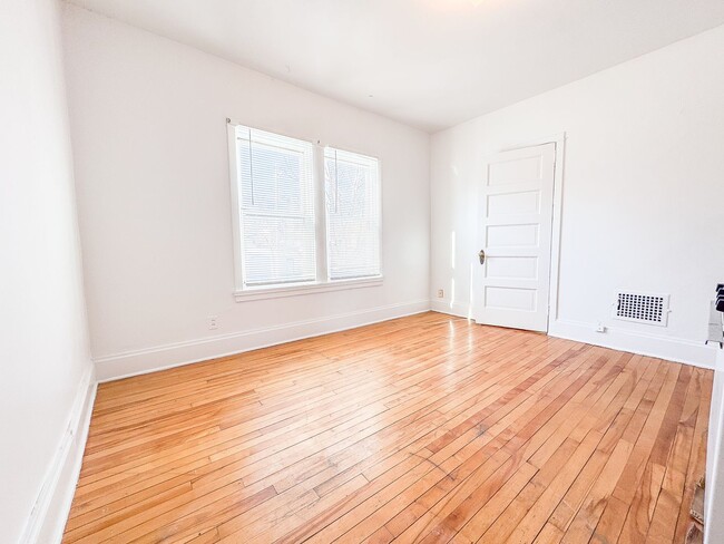 Building Photo - 1632 Jefferson St