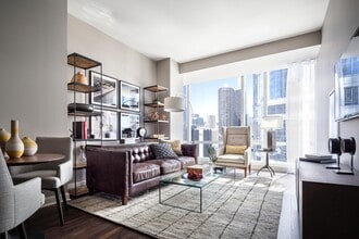 Building Photo - 162 N Clark St