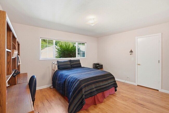 Building Photo - Lovely Monterey Single Family Home in the Mar Vista Neighborhood! (UNFURNISHED)