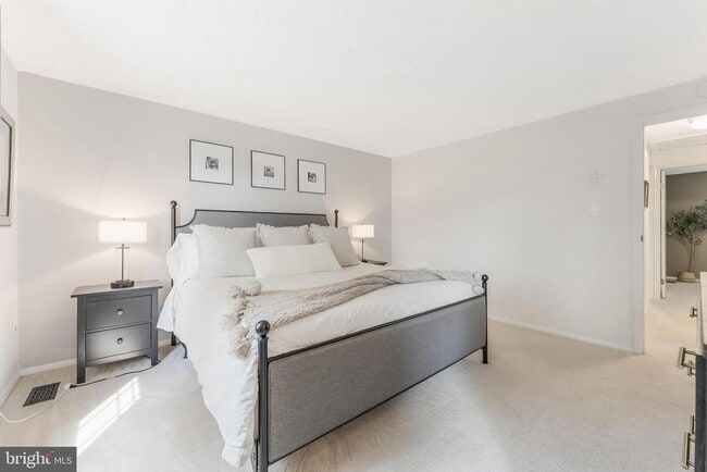 Building Photo - 2903 Bridgehampton Ct