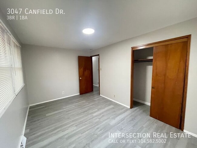 Building Photo - 3047 Canfield Dr