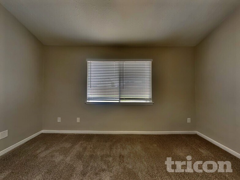 Building Photo - 16307 Bird Dog Ct