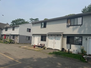 Building Photo - 5-7 Warner St Ext