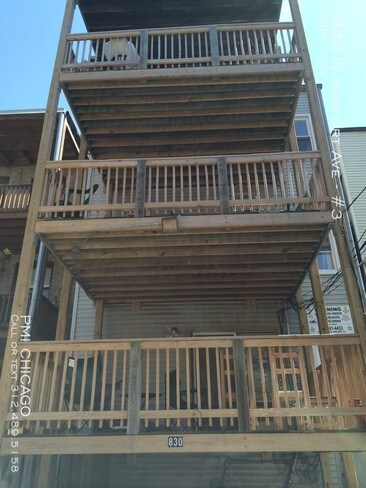 Building Photo - 830 W Newport Ave