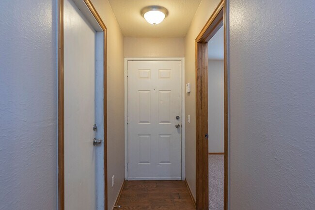 Building Photo - 810 Delmar Cir