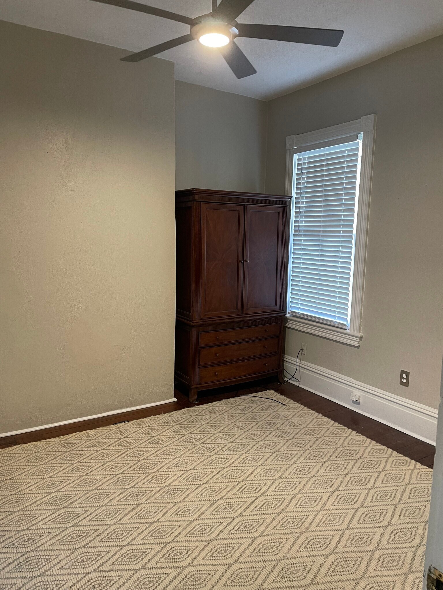 Building Photo - 152 Price St