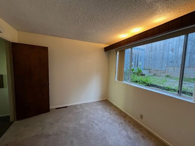 Building Photo - 1618 Square Foot Tri-Level Home in Cayucos with Ocean Views