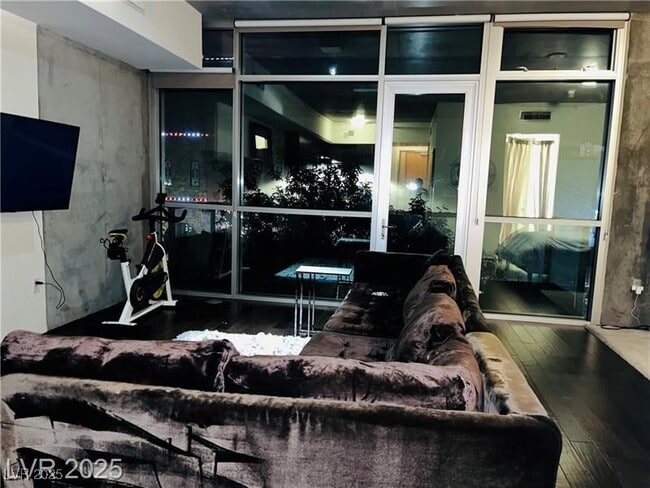 Building Photo - 353 E Bonneville Ave