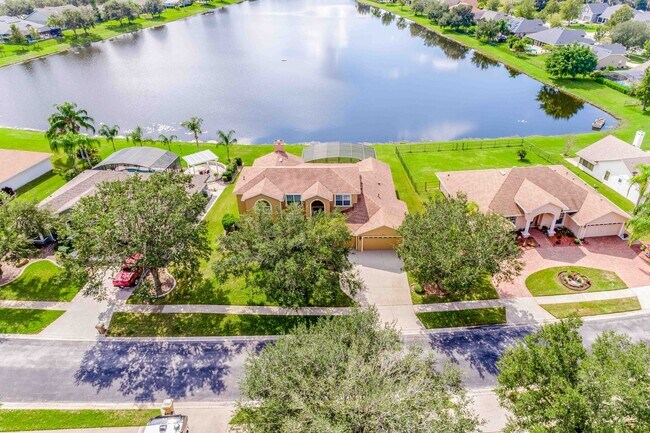 Building Photo - St. Cloud 4 Bedroom, 4 Bathroom Pool Home with Lake View