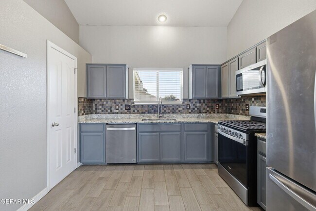 Building Photo - 2913 Pino Blanco Pl