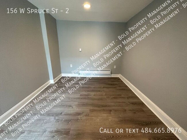 Building Photo - Two bedroom 2nd floor Tamaqua apartment w ...