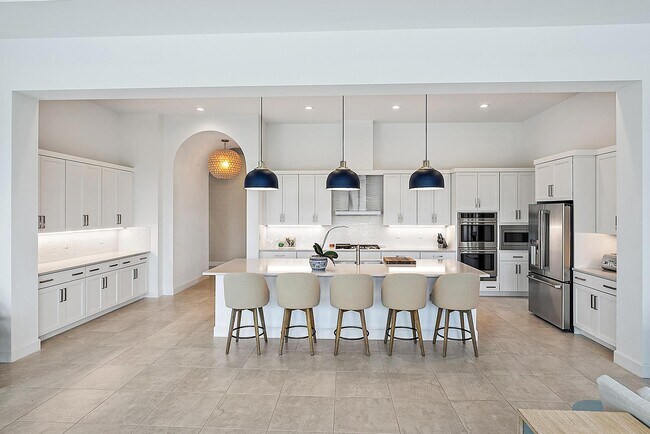 Building Photo - 8270 SE Pennock Trail