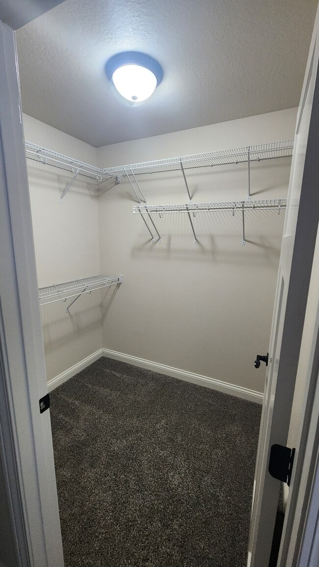 Building Photo - 1323 SE Birch Ln