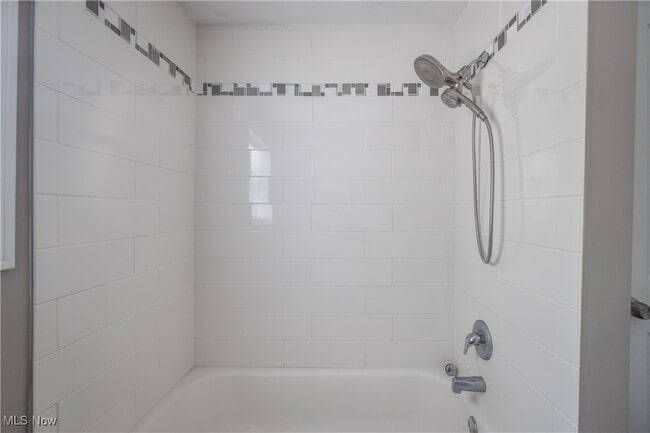 Building Photo - 4226 Broadview Rd